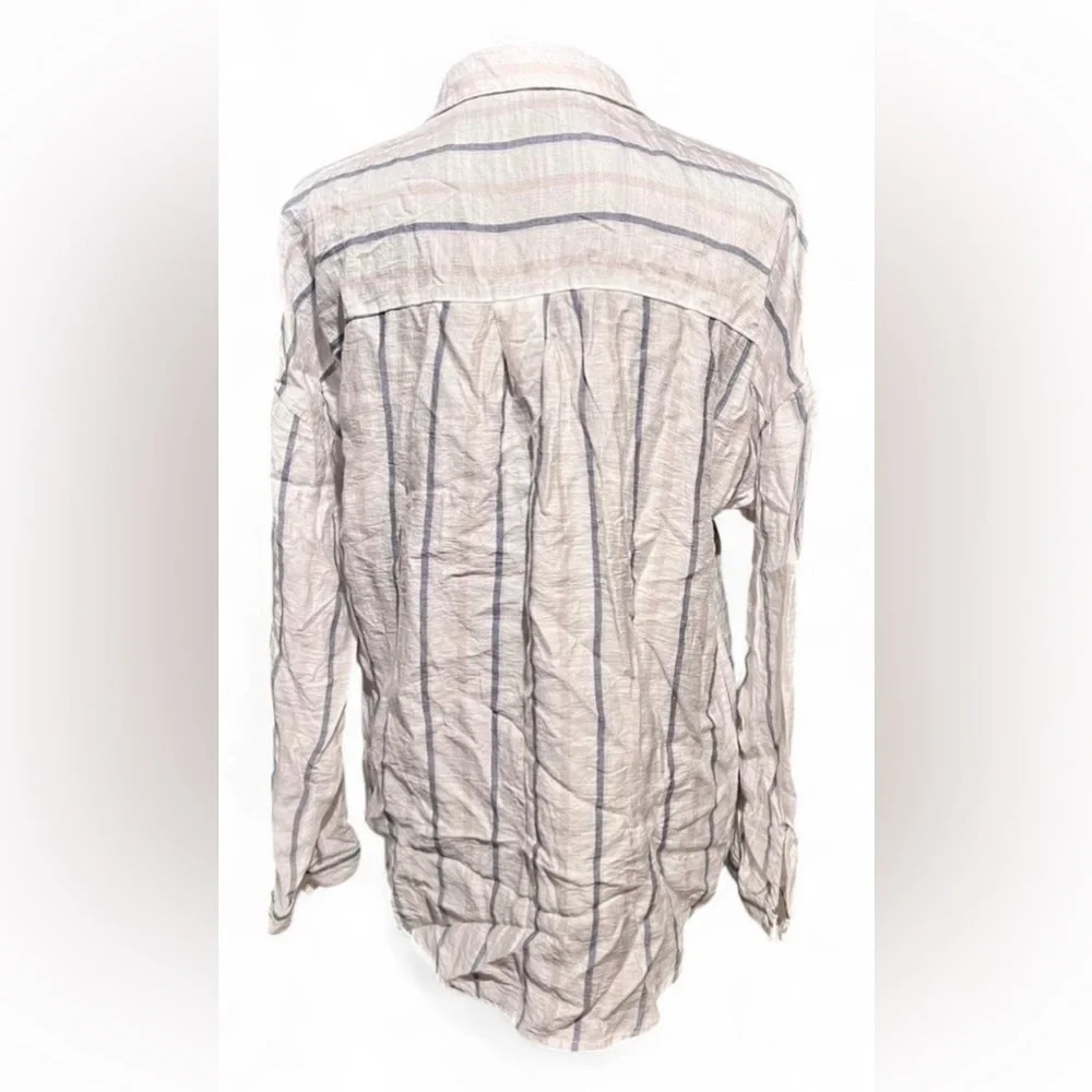 Eden & Olivia White and Blue Striped Button Down Shirt Size Small